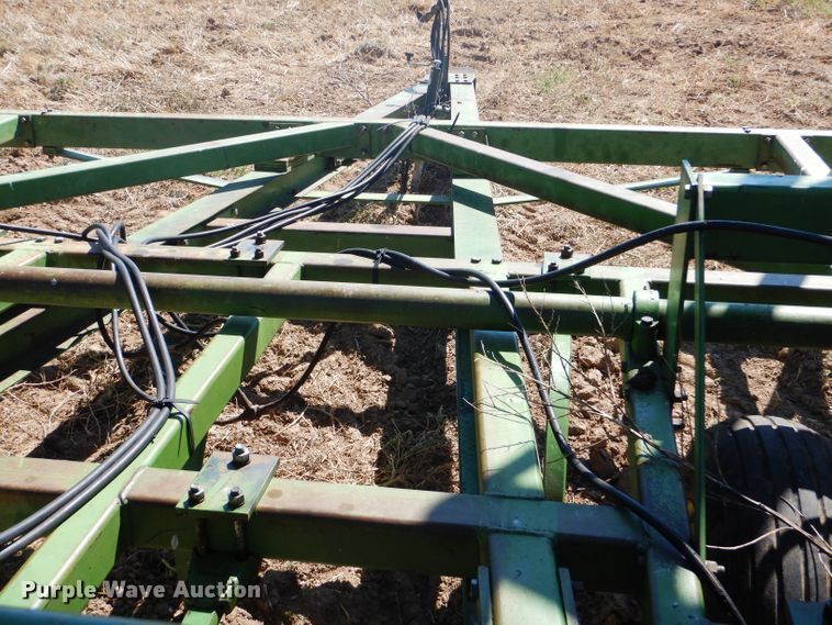 image for item FY9743 John Deere 1650 chisel