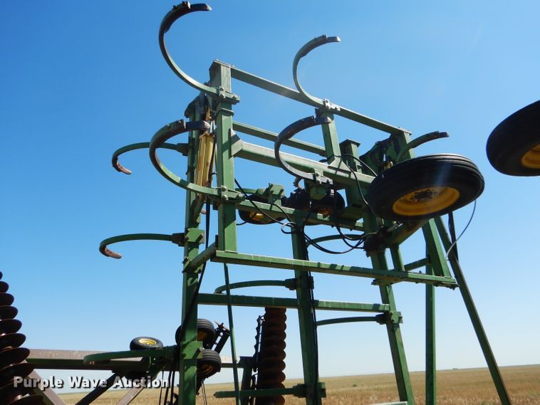 image for item FY9743 John Deere 1650 chisel