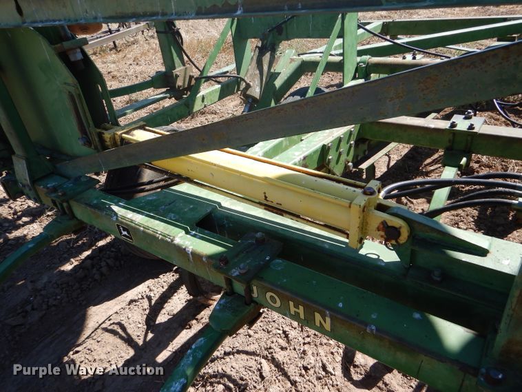 image for item FY9743 John Deere 1650 chisel