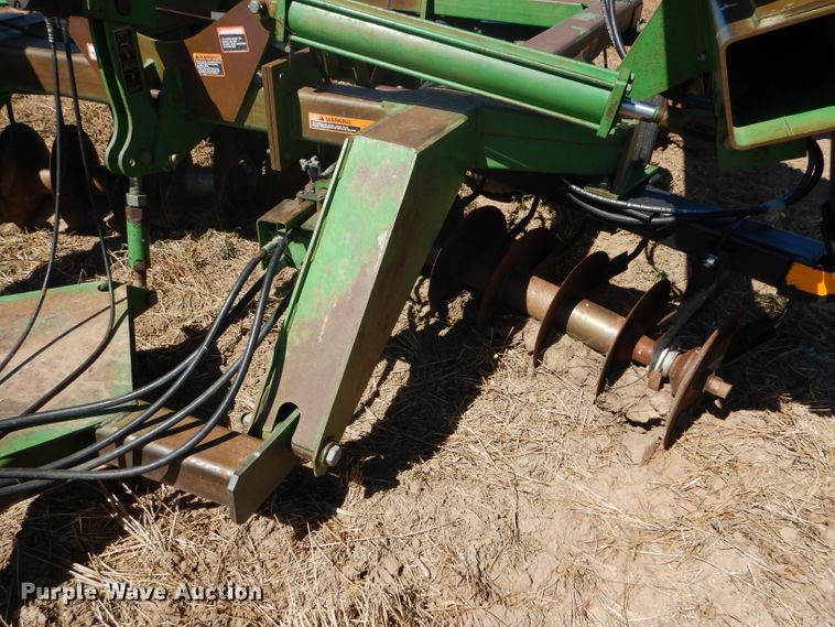 image for item FY9744 John Deere 650 double off-set disk