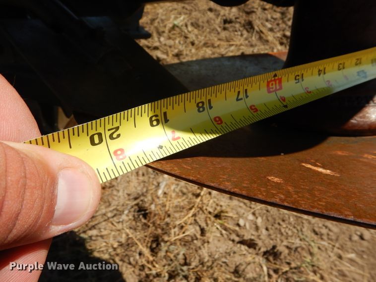 image for item FY9744 John Deere 650 double off-set disk