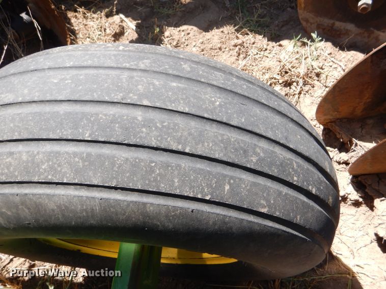 image for item FY9744 John Deere 650 double off-set disk