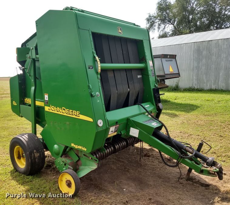 image for item GH9538 2005 John Deere 567 Mega Wide round baler