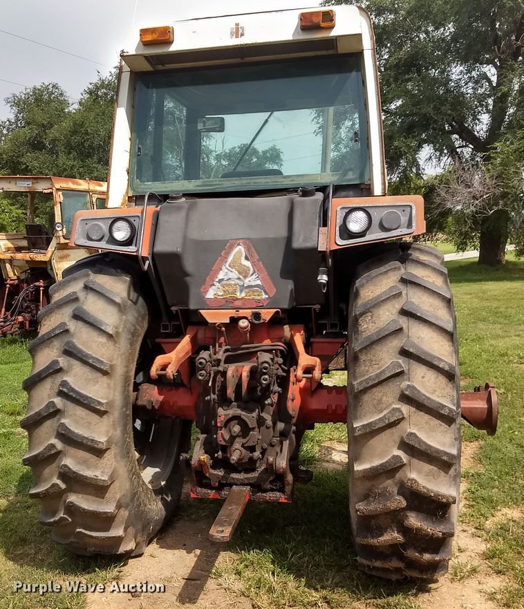 image for item GH9539 1976 International 1086 tractor