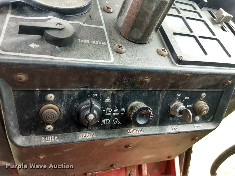 image for item GH9539 1976 International 1086 tractor