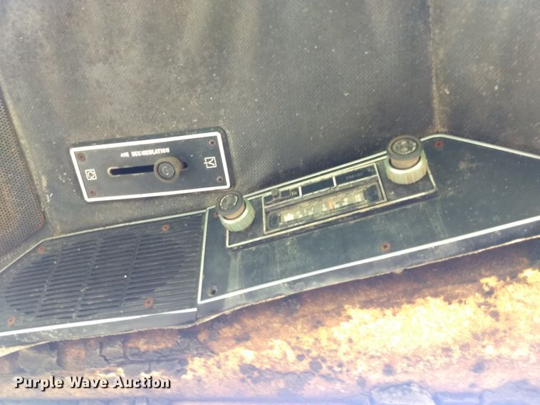 image for item GH9539 1976 International 1086 tractor