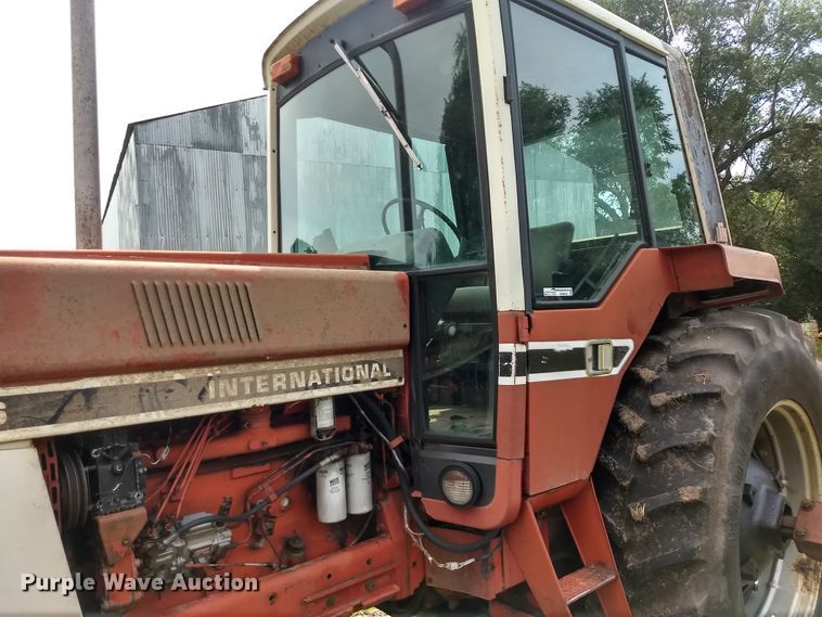 image for item GH9539 1976 International 1086 tractor