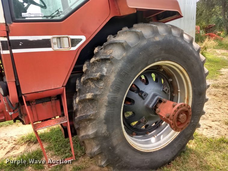 image for item GH9539 1976 International 1086 tractor