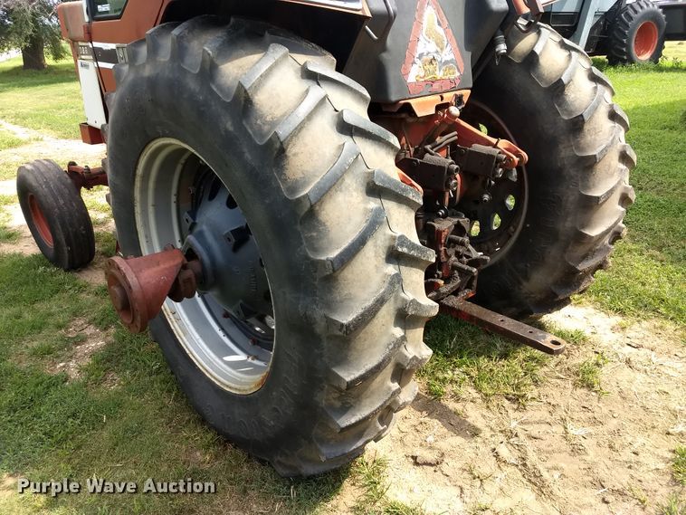 image for item GH9539 1976 International 1086 tractor