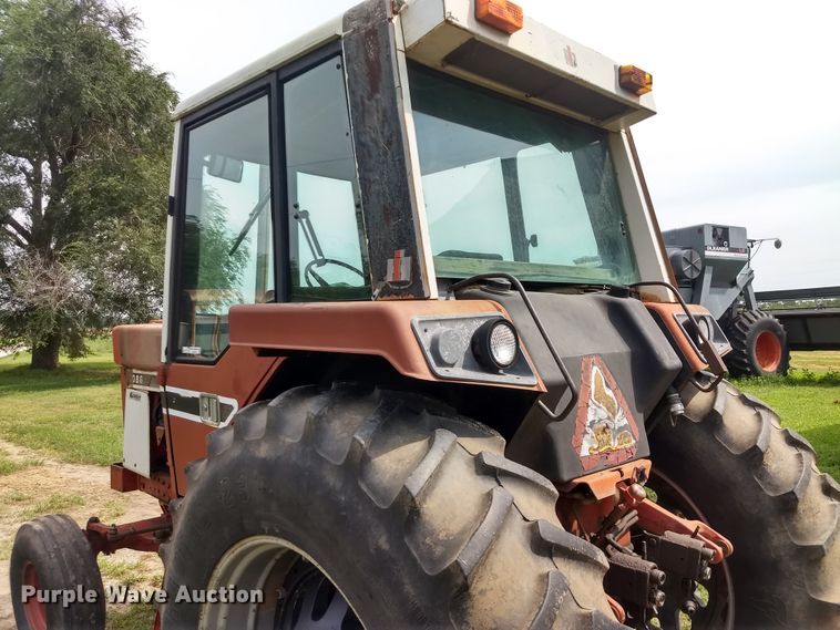 image for item GH9539 1976 International 1086 tractor