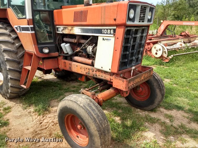 image for item GH9539 1976 International 1086 tractor