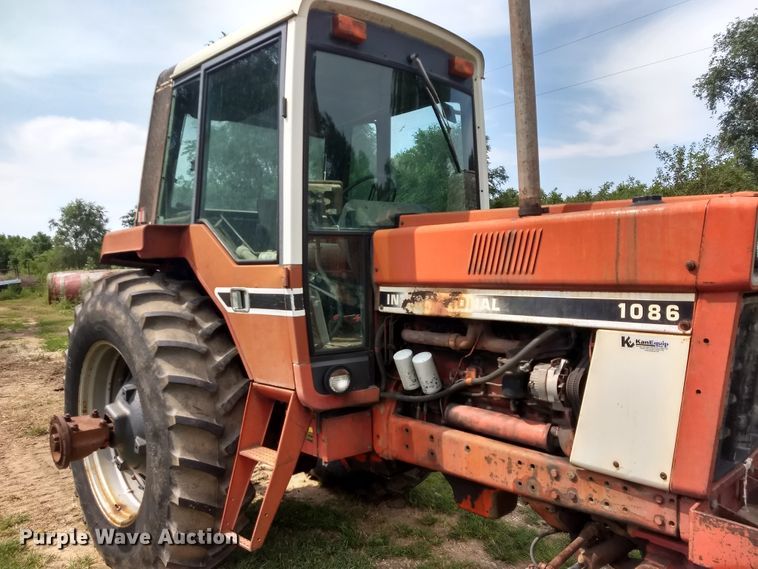 image for item GH9539 1976 International 1086 tractor