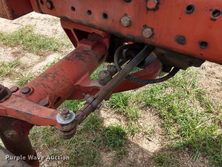 image for item GH9539 1976 International 1086 tractor