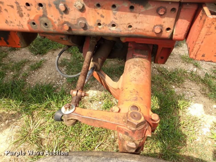 image for item GH9539 1976 International 1086 tractor