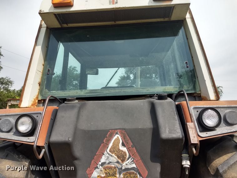 image for item GH9539 1976 International 1086 tractor