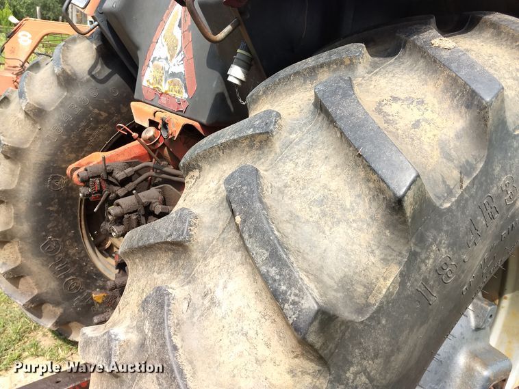 image for item GH9539 1976 International 1086 tractor