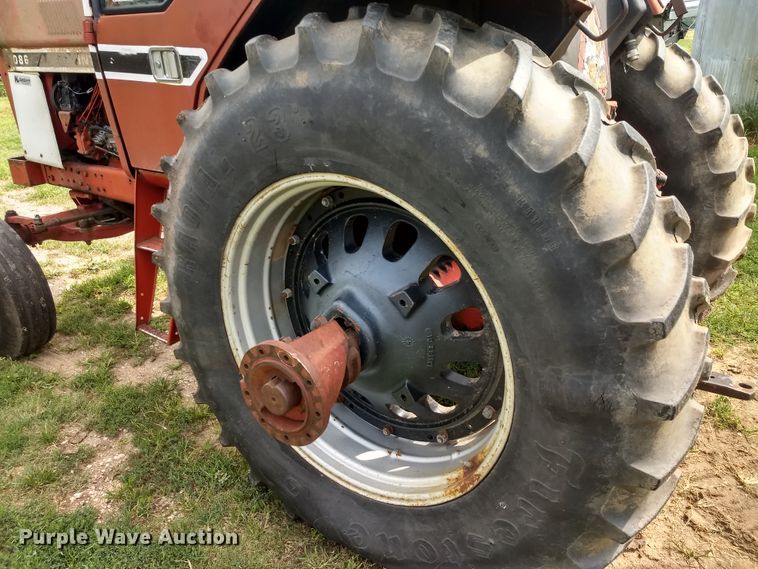 image for item GH9539 1976 International 1086 tractor