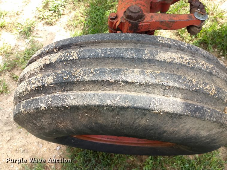 image for item GH9539 1976 International 1086 tractor