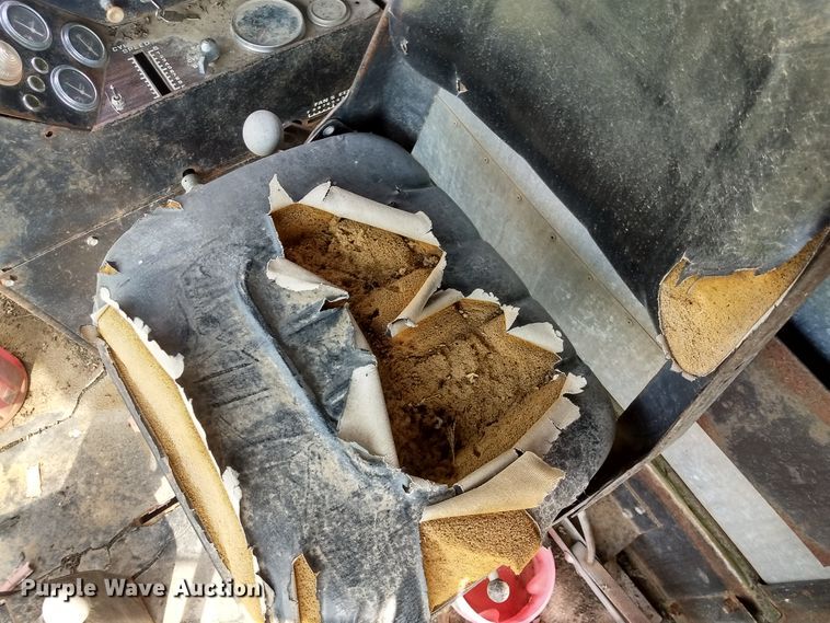 image for item GH9540 1976 Gleaner F combine