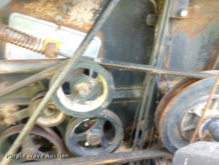 image for item GH9540 1976 Gleaner F combine