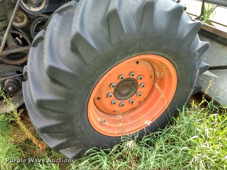 image for item GH9540 1976 Gleaner F combine