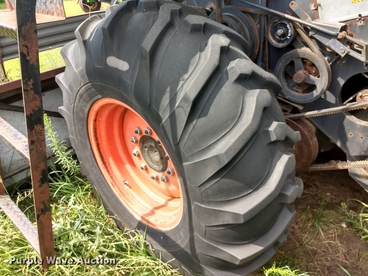 image for item GH9540 1976 Gleaner F combine