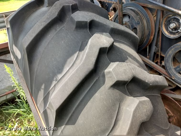 image for item GH9540 1976 Gleaner F combine