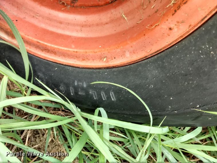 image for item GH9540 1976 Gleaner F combine