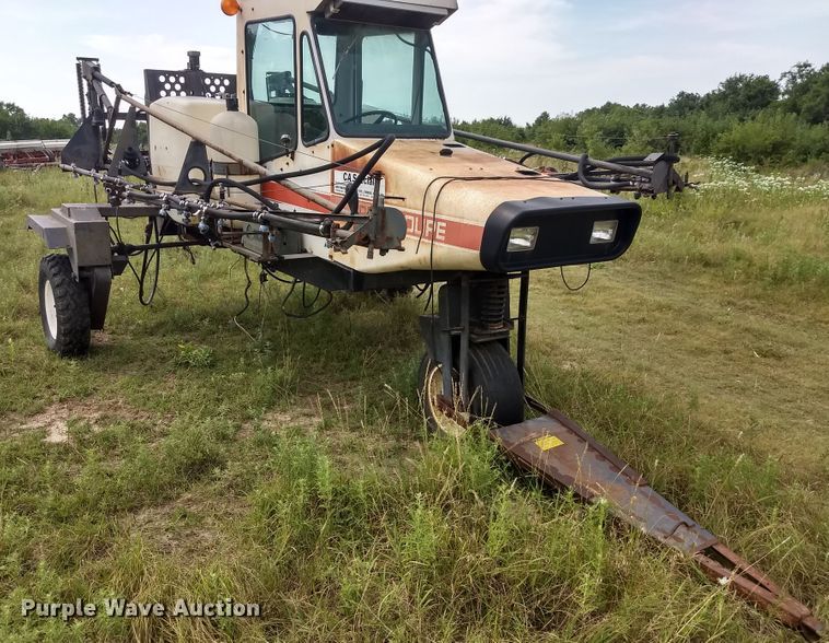 image for item GH9541 1987 Melroe SpraCoupe 220 sprayer