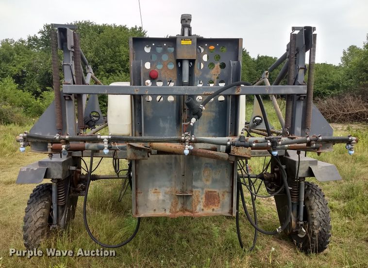 image for item GH9541 1987 Melroe SpraCoupe 220 sprayer