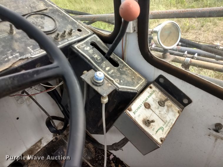 image for item GH9541 1987 Melroe SpraCoupe 220 sprayer