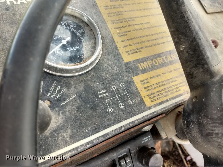 image for item GH9541 1987 Melroe SpraCoupe 220 sprayer