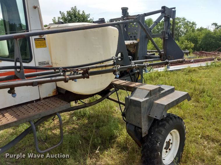 image for item GH9541 1987 Melroe SpraCoupe 220 sprayer