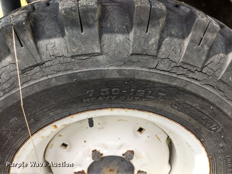 image for item GH9541 1987 Melroe SpraCoupe 220 sprayer