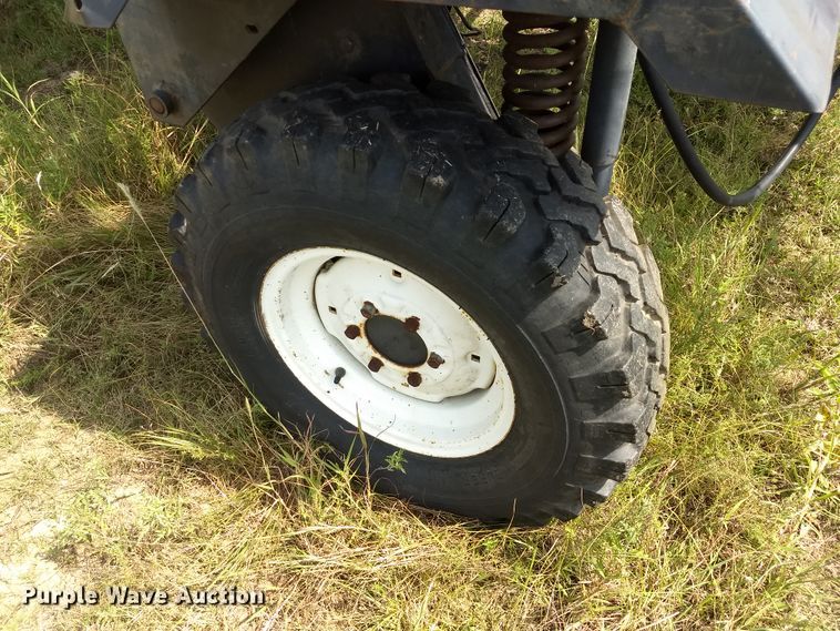 image for item GH9541 1987 Melroe SpraCoupe 220 sprayer