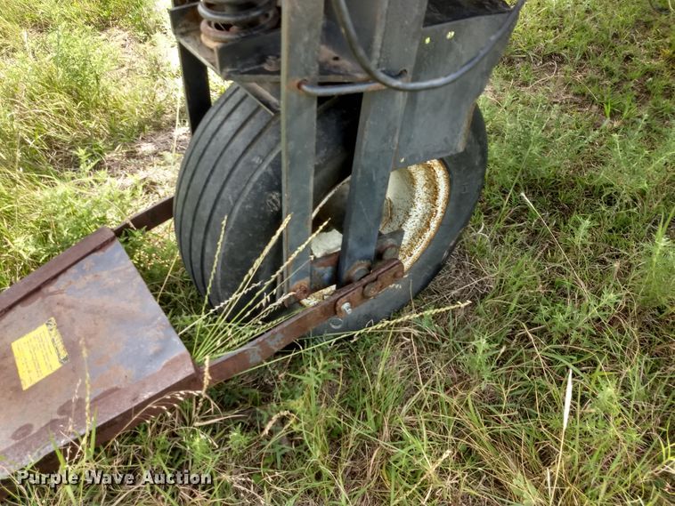 image for item GH9541 1987 Melroe SpraCoupe 220 sprayer