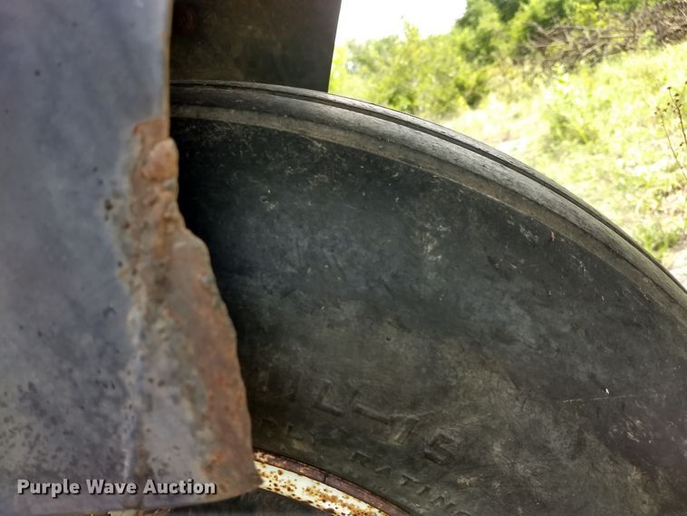 image for item GH9541 1987 Melroe SpraCoupe 220 sprayer