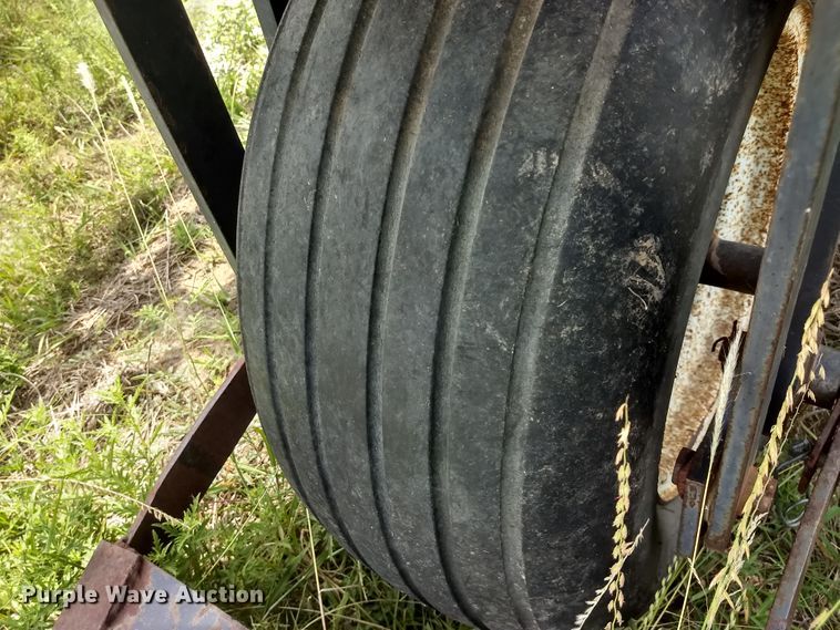 image for item GH9541 1987 Melroe SpraCoupe 220 sprayer