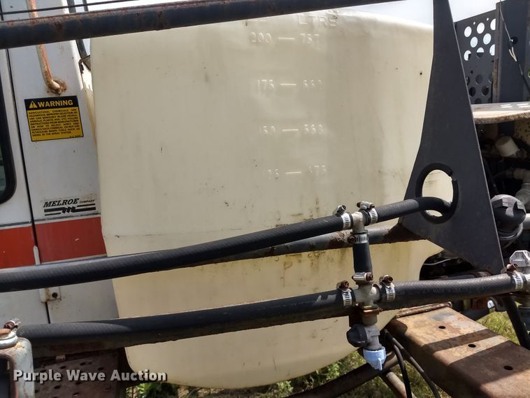 image for item GH9541 1987 Melroe SpraCoupe 220 sprayer