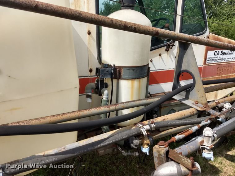 image for item GH9541 1987 Melroe SpraCoupe 220 sprayer