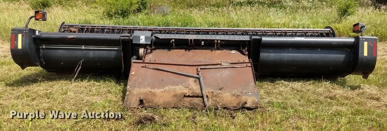 image for item GH9542 2000 MacDon 922 sickle head