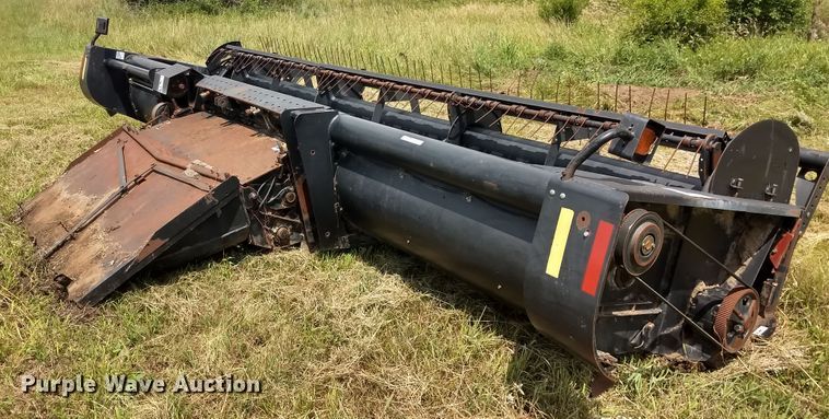 image for item GH9542 2000 MacDon 922 sickle head