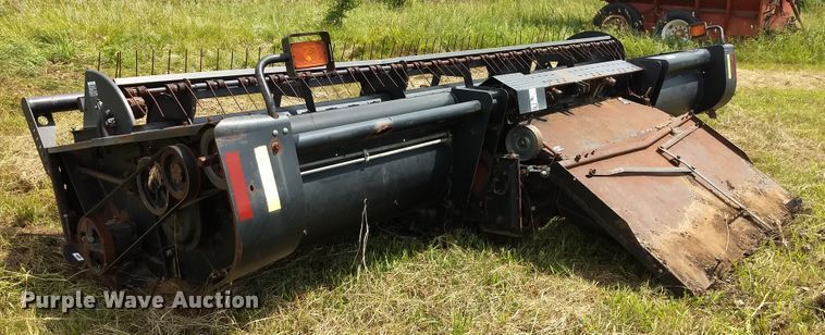 image for item GH9542 2000 MacDon 922 sickle head