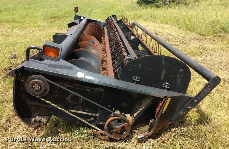 image for item GH9542 2000 MacDon 922 sickle head