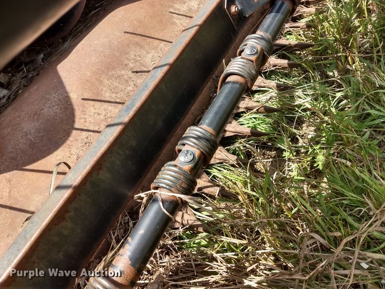 image for item GH9542 2000 MacDon 922 sickle head