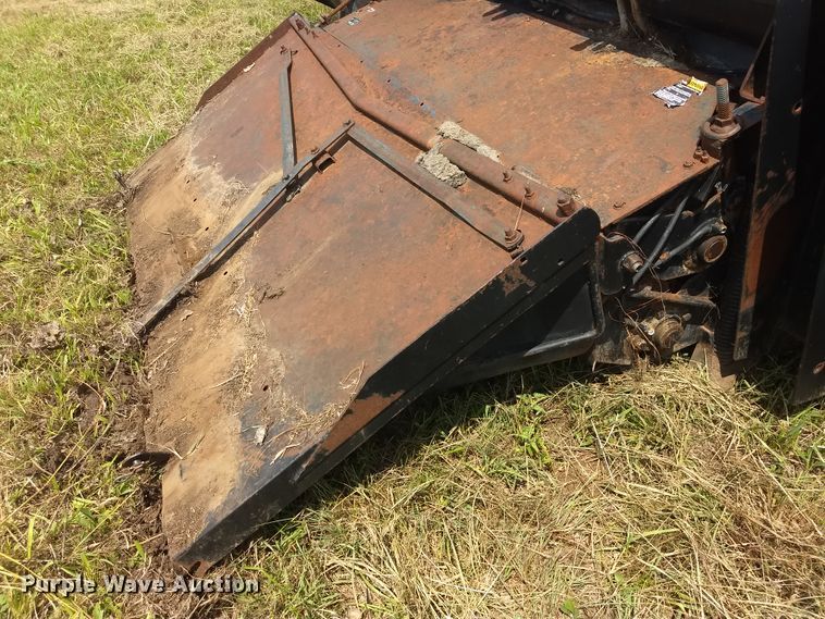 image for item GH9542 2000 MacDon 922 sickle head