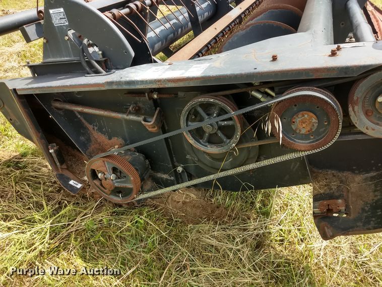 image for item GH9542 2000 MacDon 922 sickle head