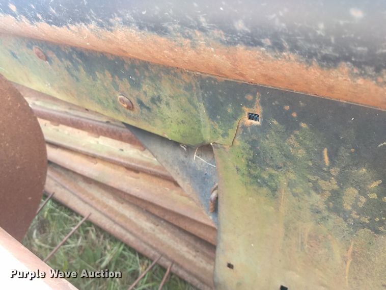 image for item GH9542 2000 MacDon 922 sickle head