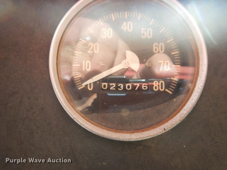 image for item GH9546 1973 Dodge 600 grain truck