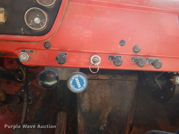 image for item GH9546 1973 Dodge 600 grain truck